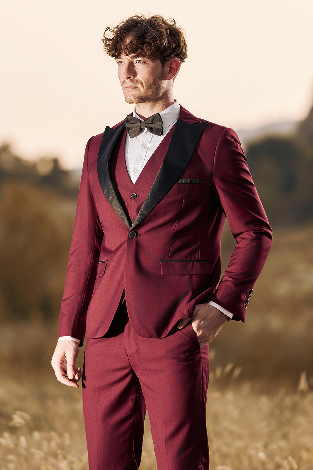 3 stykker Peak Lapel Burgundy Mænds Prom Suits