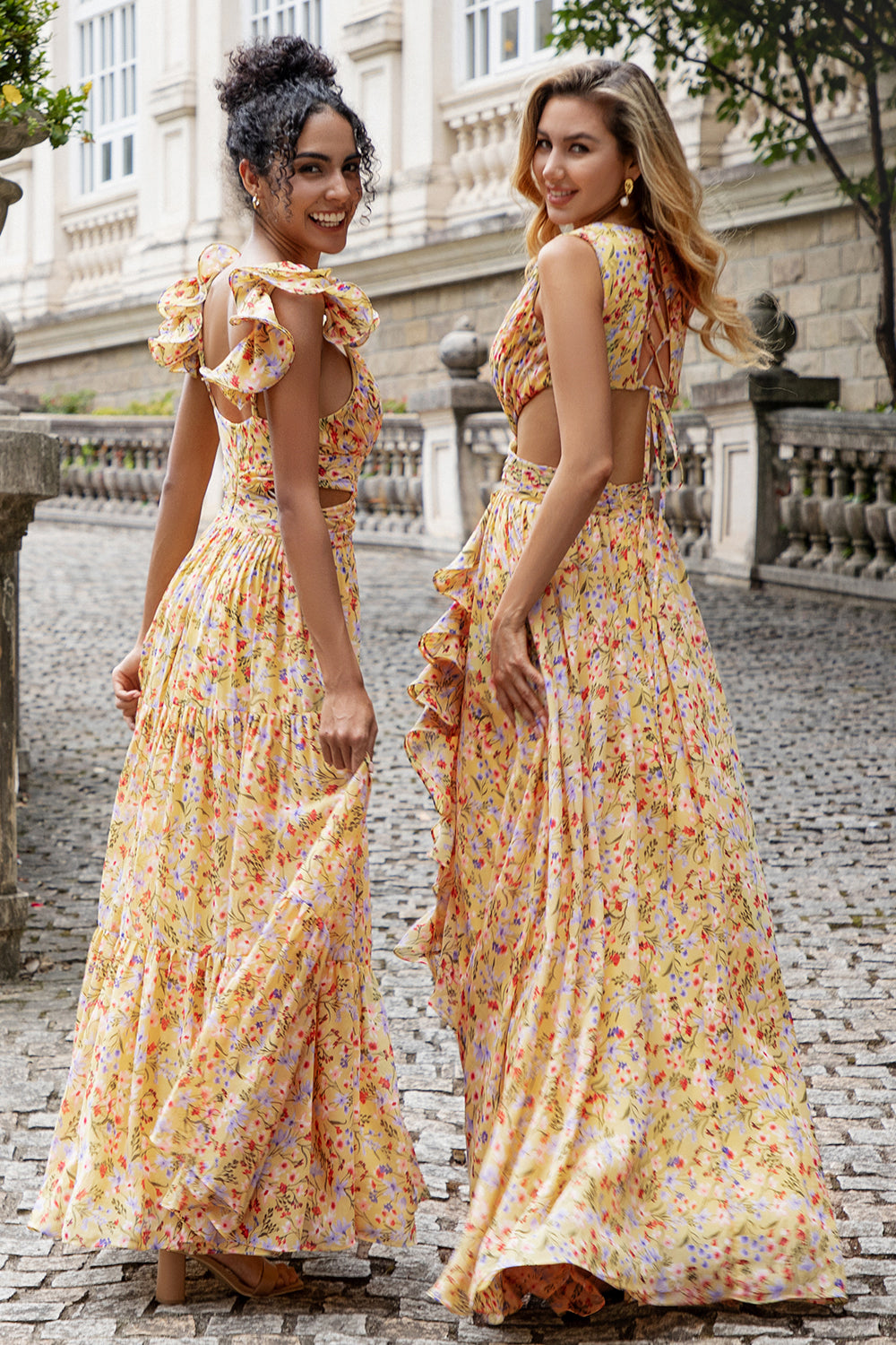 Gul lille blomst A Line V hals plisseret bryllupsfest gæstekjole med flæser