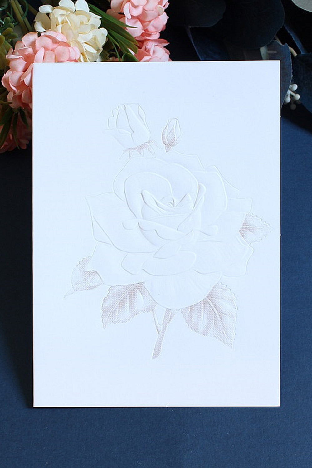 Enkle blomsterprint invitationskort
