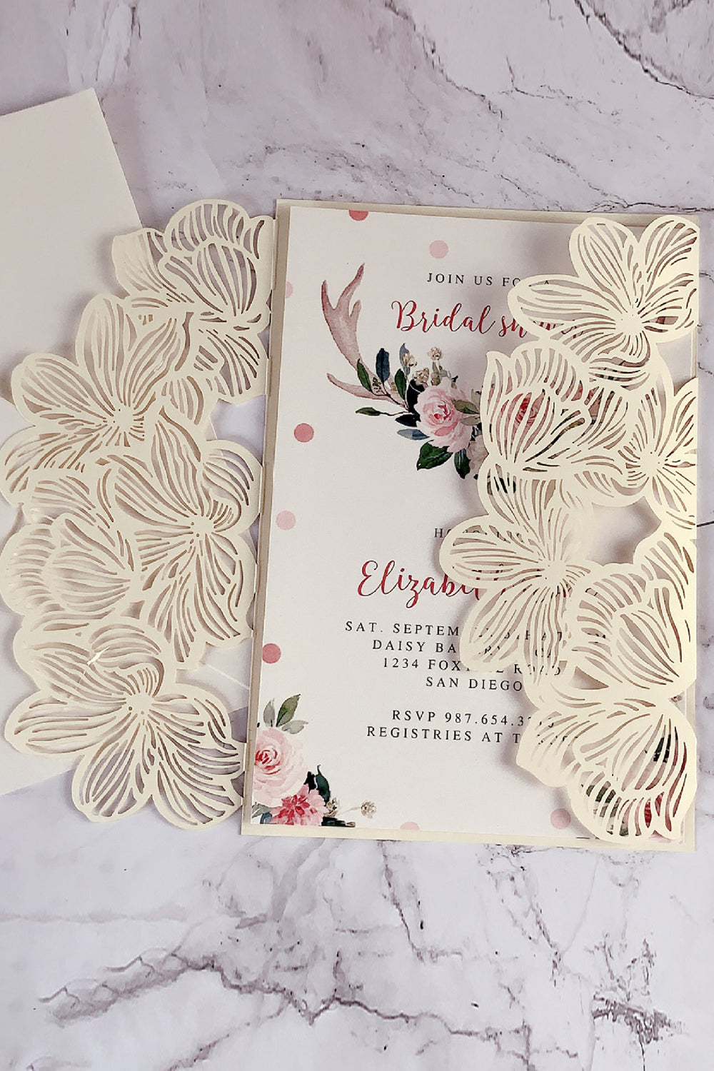 Blush Delikat Hul Bryllupsinvitation med Bowknot