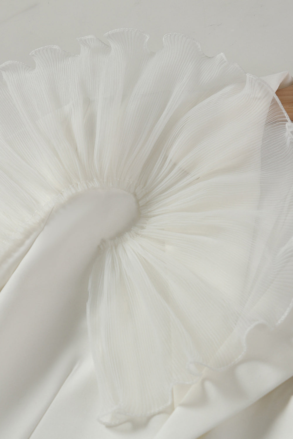 Hvid Notched Revers Kvinder Blazer med Flæser