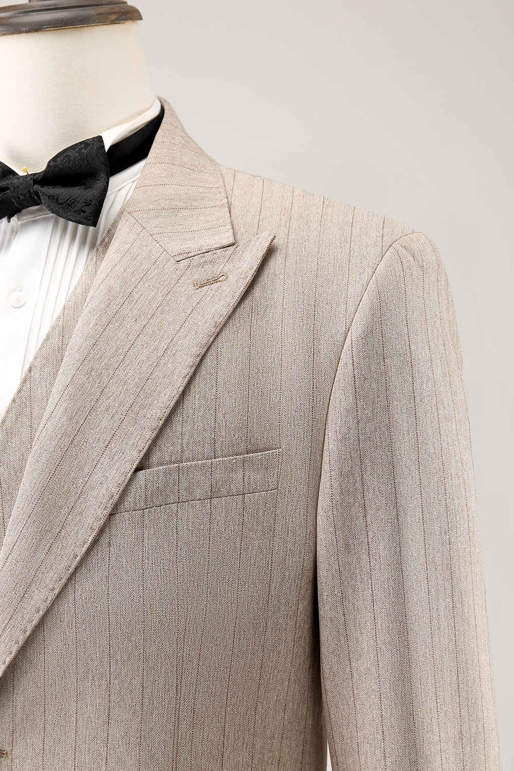 Ivory Peak revers Pinstripe Enkeltradet 3-delt Mænds Prom Suits