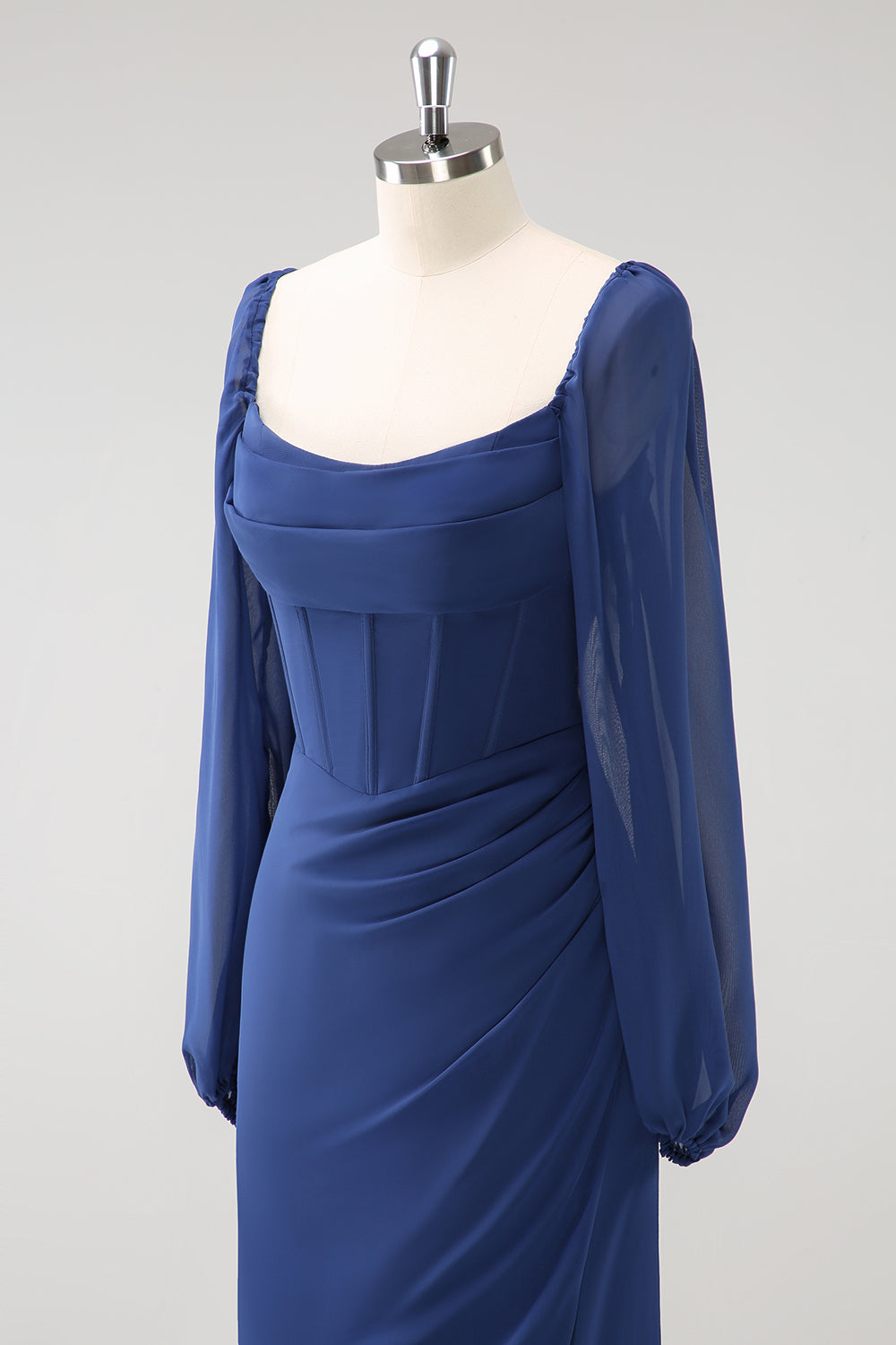 Mørkeblå skede firkantet hals Chiffon lange ærmer lang brudepigekjole med slids