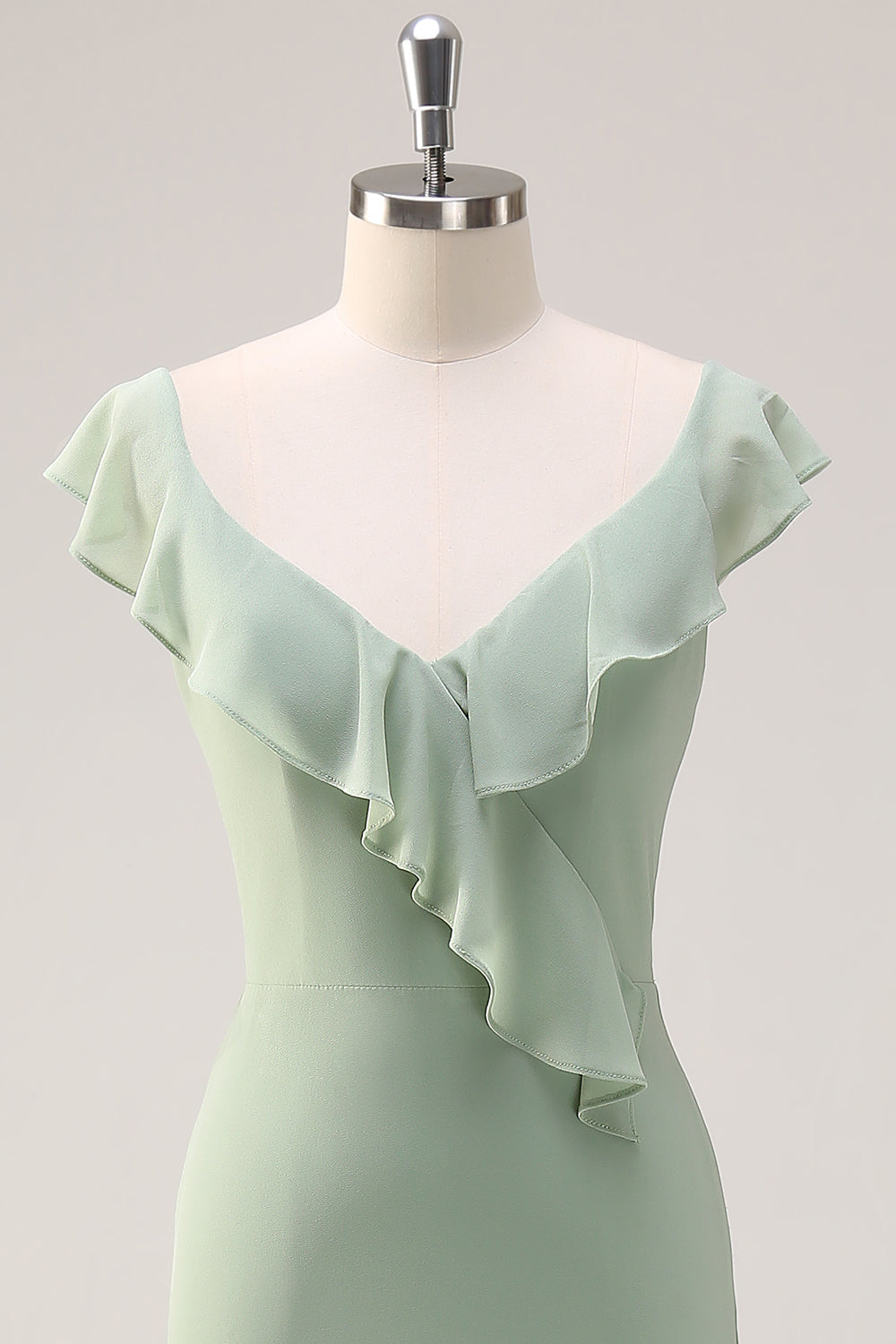 Dusty Sage Havfrue V-hals lang åben ryg brudepigekjole med flæser