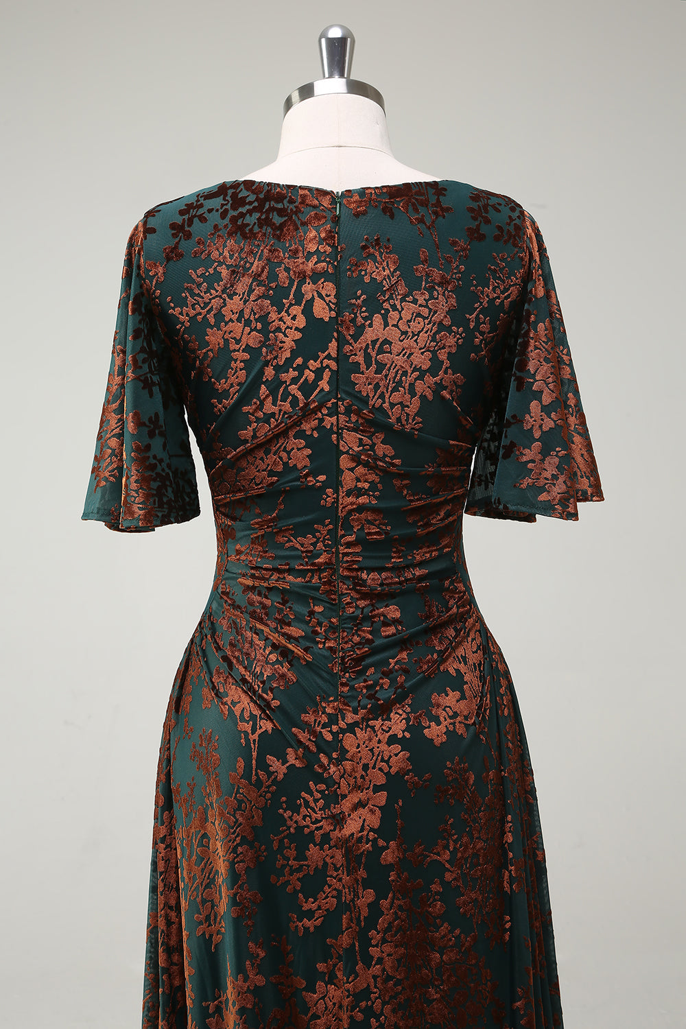 Mørkegrøn firkantet hals lang brudepigekjole med korte ærmer