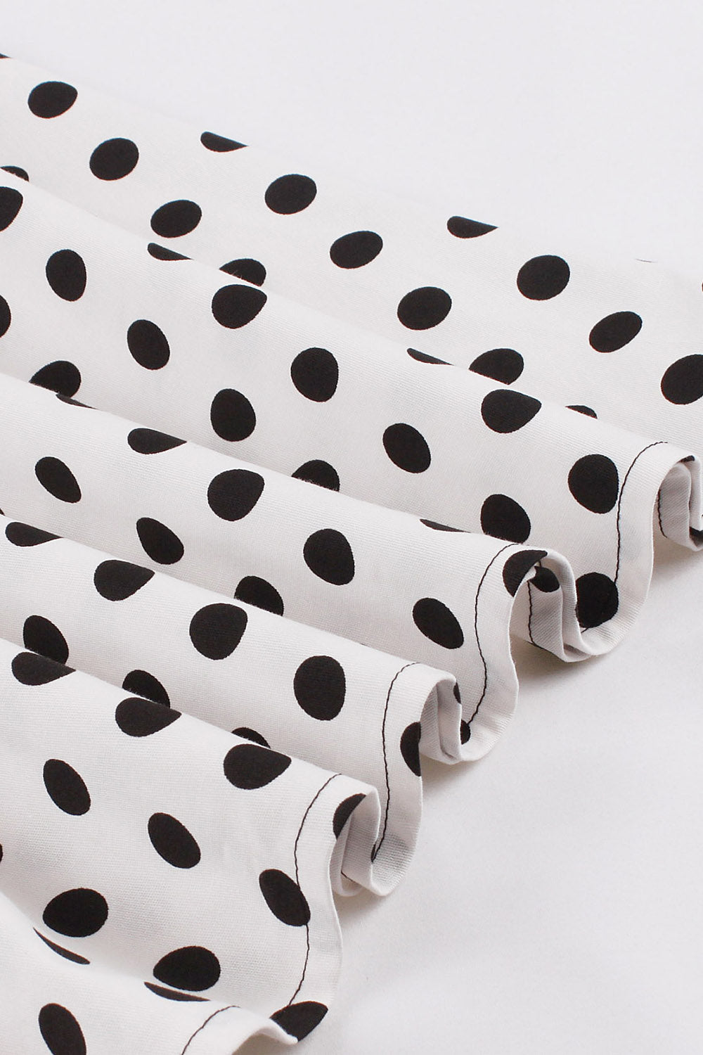 En linje Sorte Polka Dots korte ærmer 1950'erne kjole med bælte