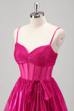 Glitrende En linje Fuchsia Korset Lagdelt Spaghetti Stropper Metallisk Gallakjole