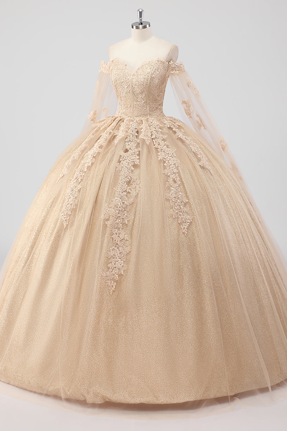 Prinsesse Champagne Off the Shoulder Cape Sleeves Tyl Quinceanera Kjole med applikationer
