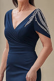 Navy V-hals havfrue Satin lang kjole til brudens mor