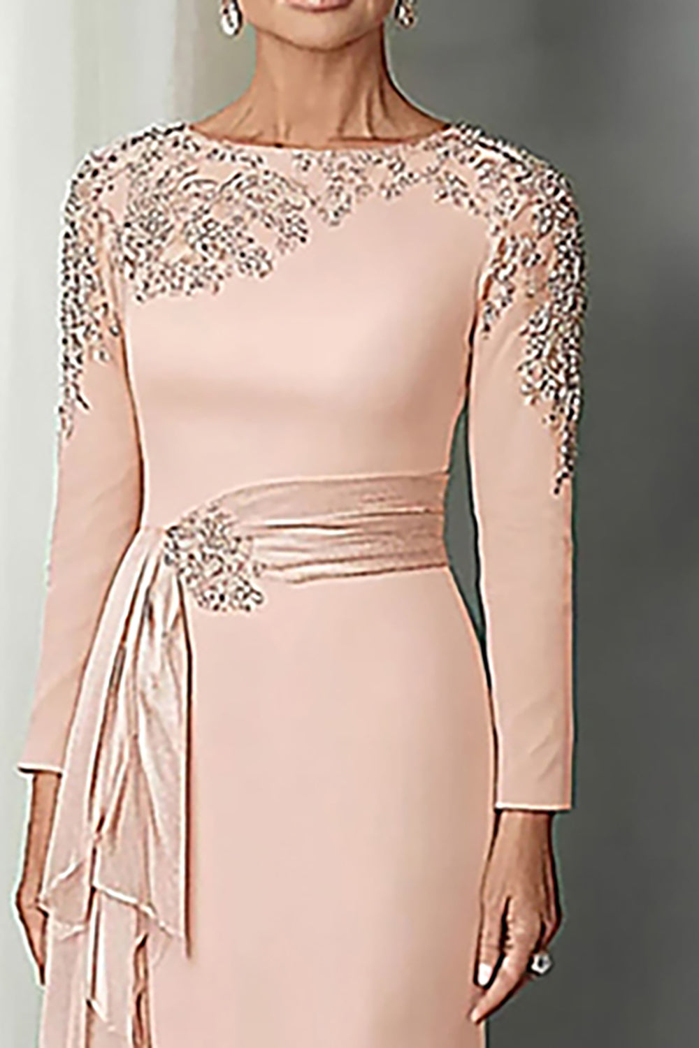 Blush Lace Sheath Mor Til Bruden Kjole med Lange Ærmer