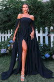Elegant sort off-shoulder balkjole med flydende Cape ærmer