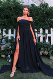 Elegant sort off-shoulder balkjole med flydende Cape ærmer
