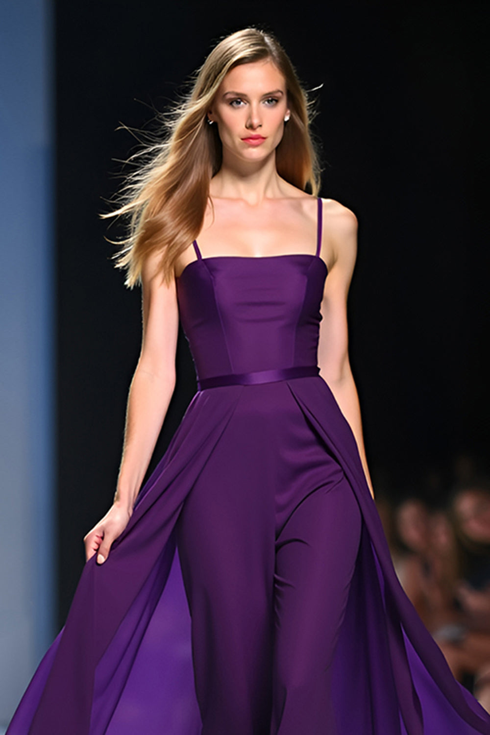 Mørk lilla åben ryg Spaghetti stropper Lang bryllupsgæst jumpsuit