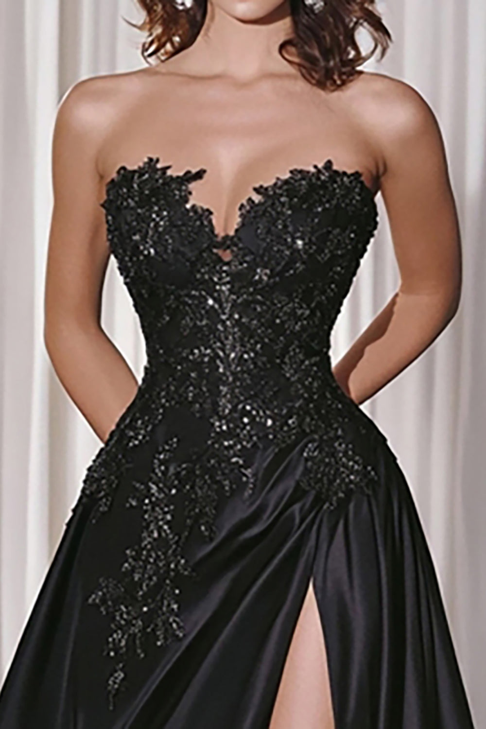 Sort A-linje Satin Sweetheart Lang Gallakjole med Blonder Appliques