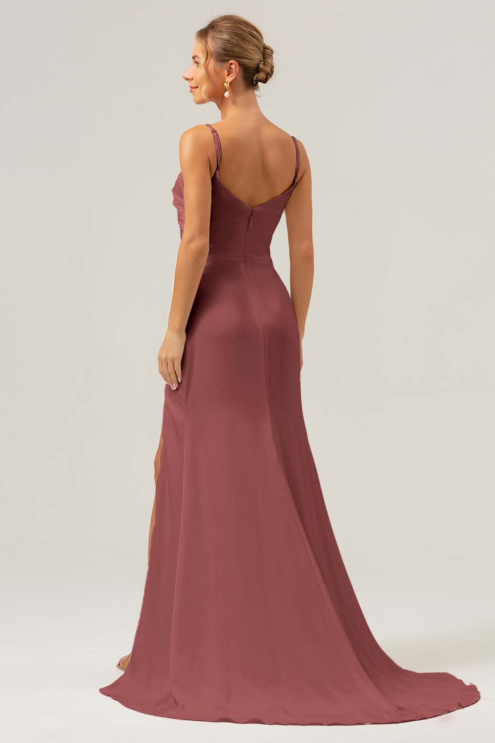 Eucalyptus skede Spaghetti stropper rynket lang satin brudepigekjole med slids