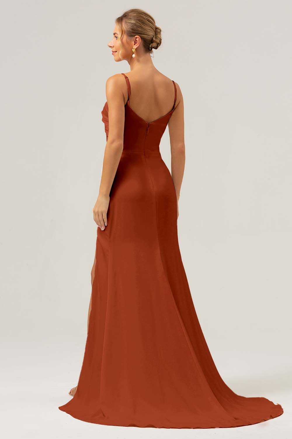 Eucalyptus skede Spaghetti stropper rynket lang satin brudepigekjole med slids