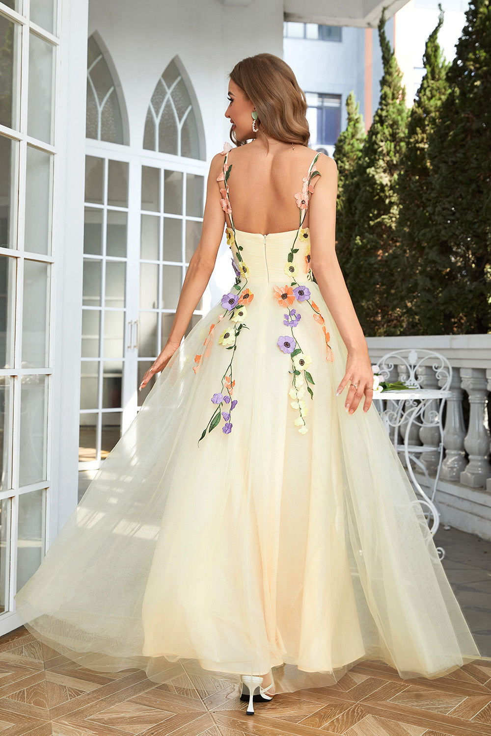 Champagne spaghetti stropper Festkjoler med 3D blomster