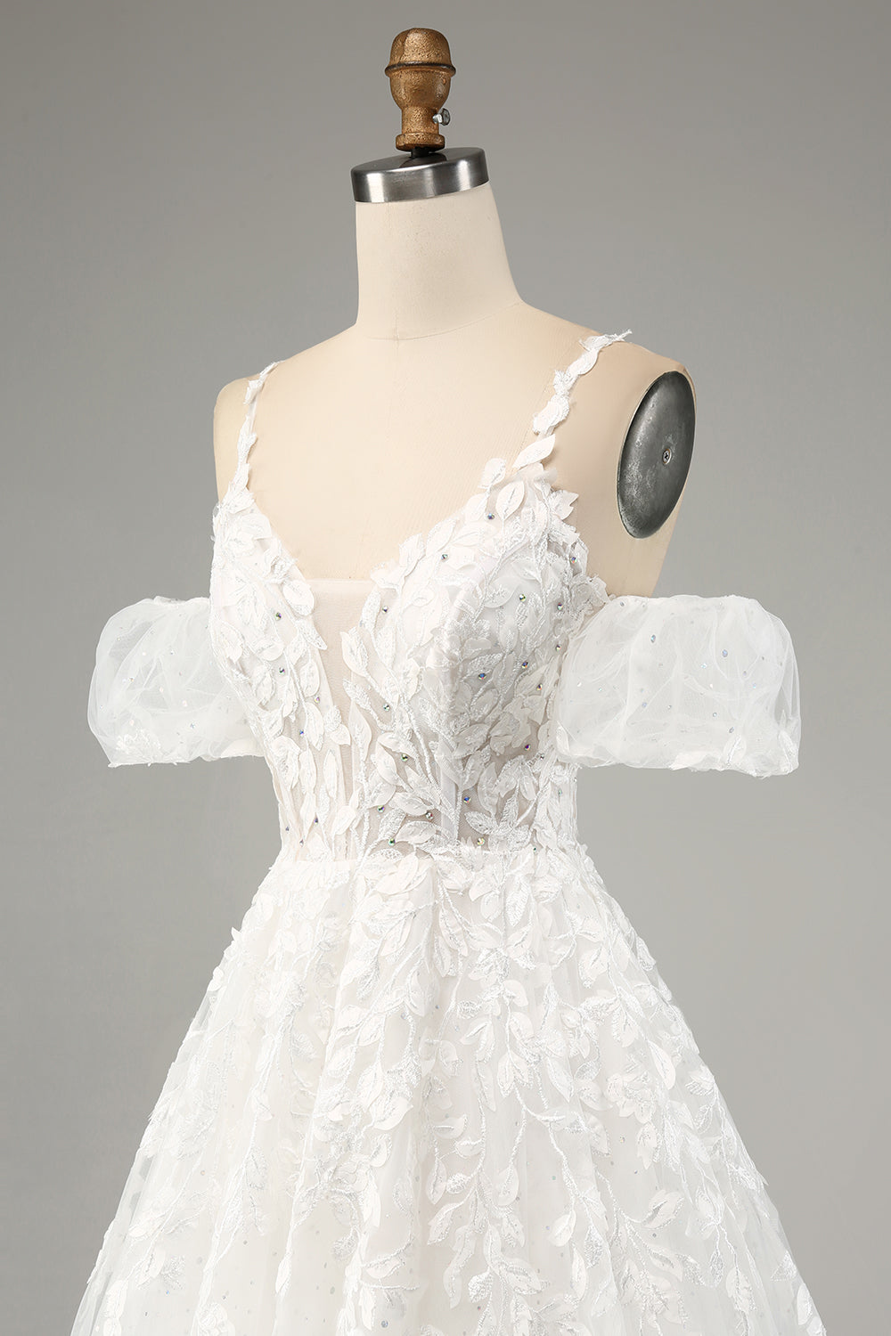 Elfenben A-Line tyl Spaghetti Stropper Brudekjole med applikationer