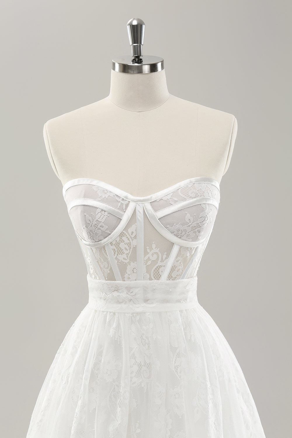 Hvid stropløs korset lagdelt lang brudekjole