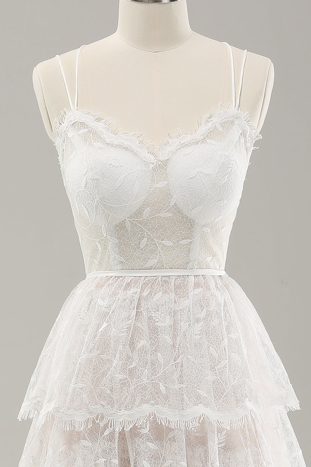 Hvid A Line Spaghetti Stropper Lagdelt blonde brudekjole med blonder op bagpå