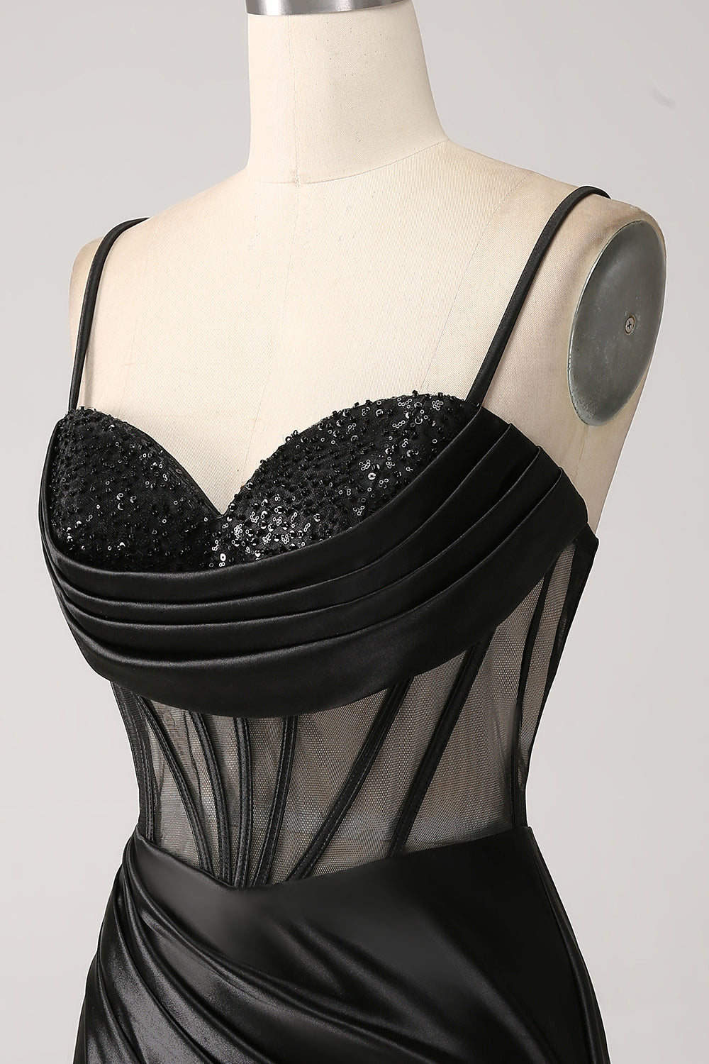 Havfrue kæreste sort satin lang gallakjole med perler