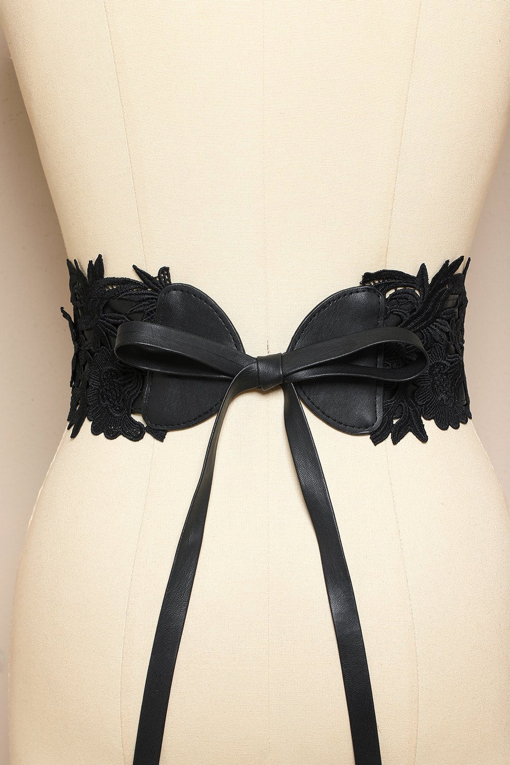 Elegant bælte med applikationer