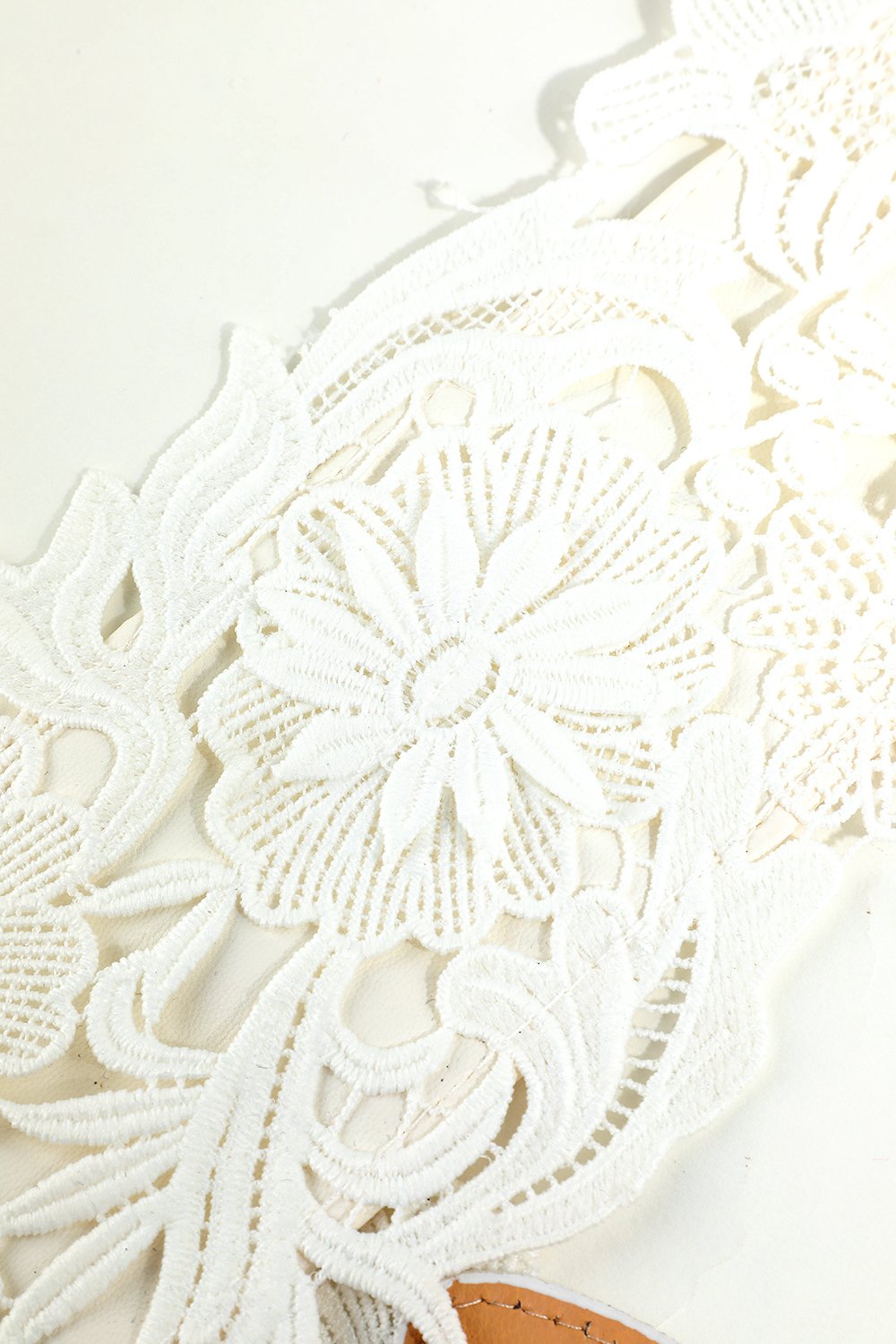 Elegant bælte med applikationer