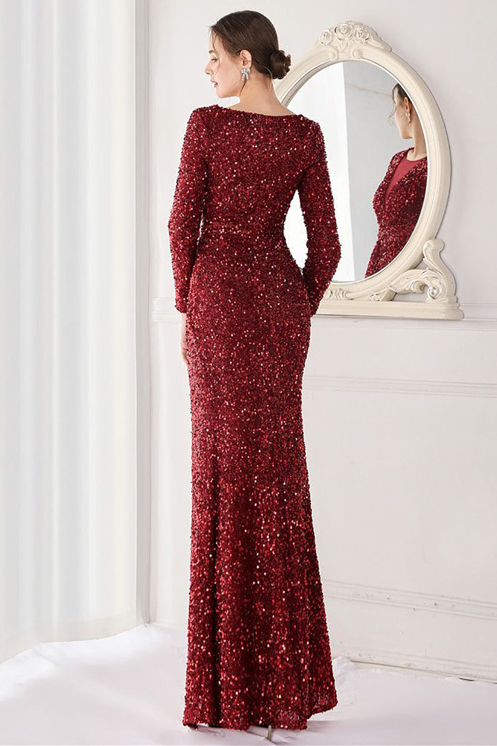 Bourgogne pailletformede langærmede aftenkjole med slids