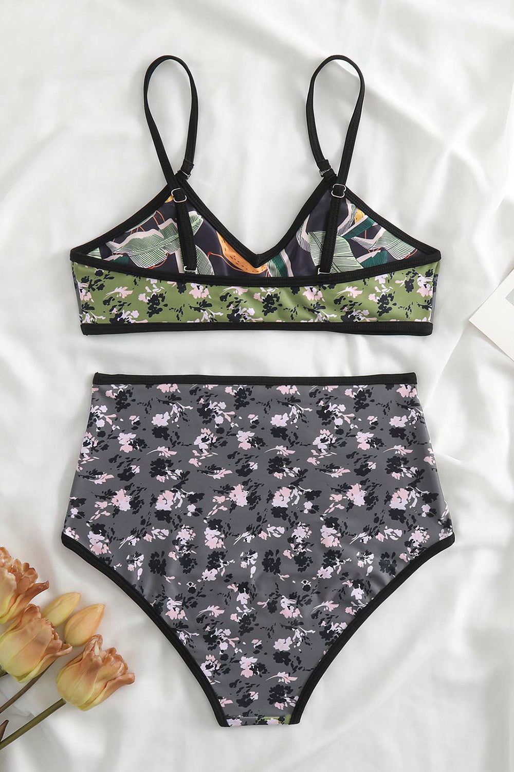 Blomsterprintet 3-delt bikinisæt med strandnederdel