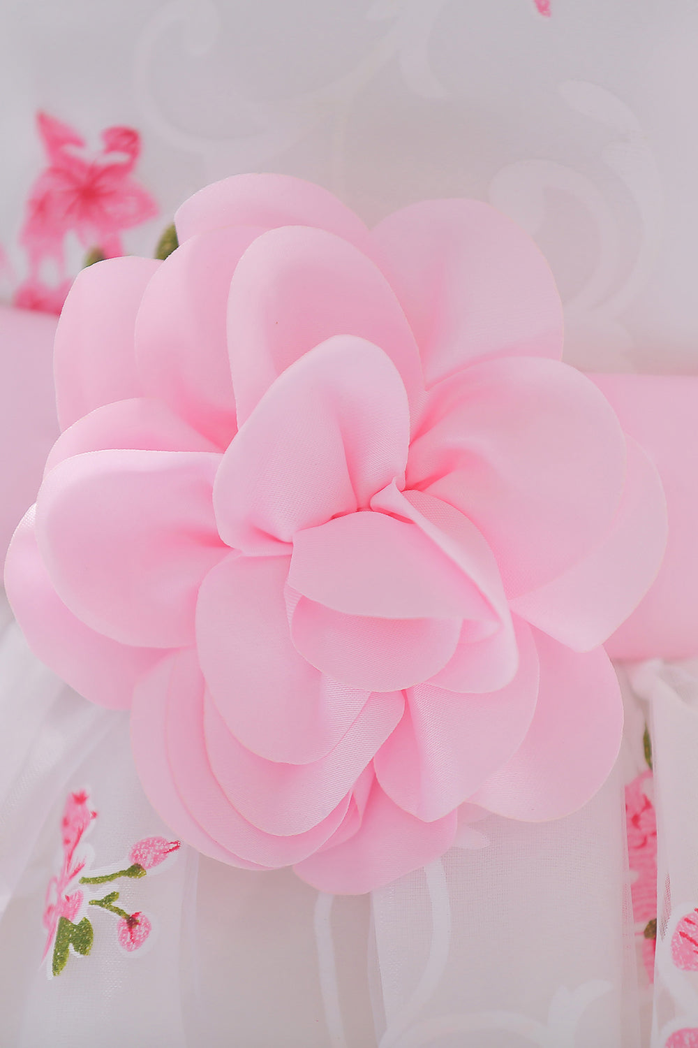 Sød ærmeløs lyserød pigefestkjole