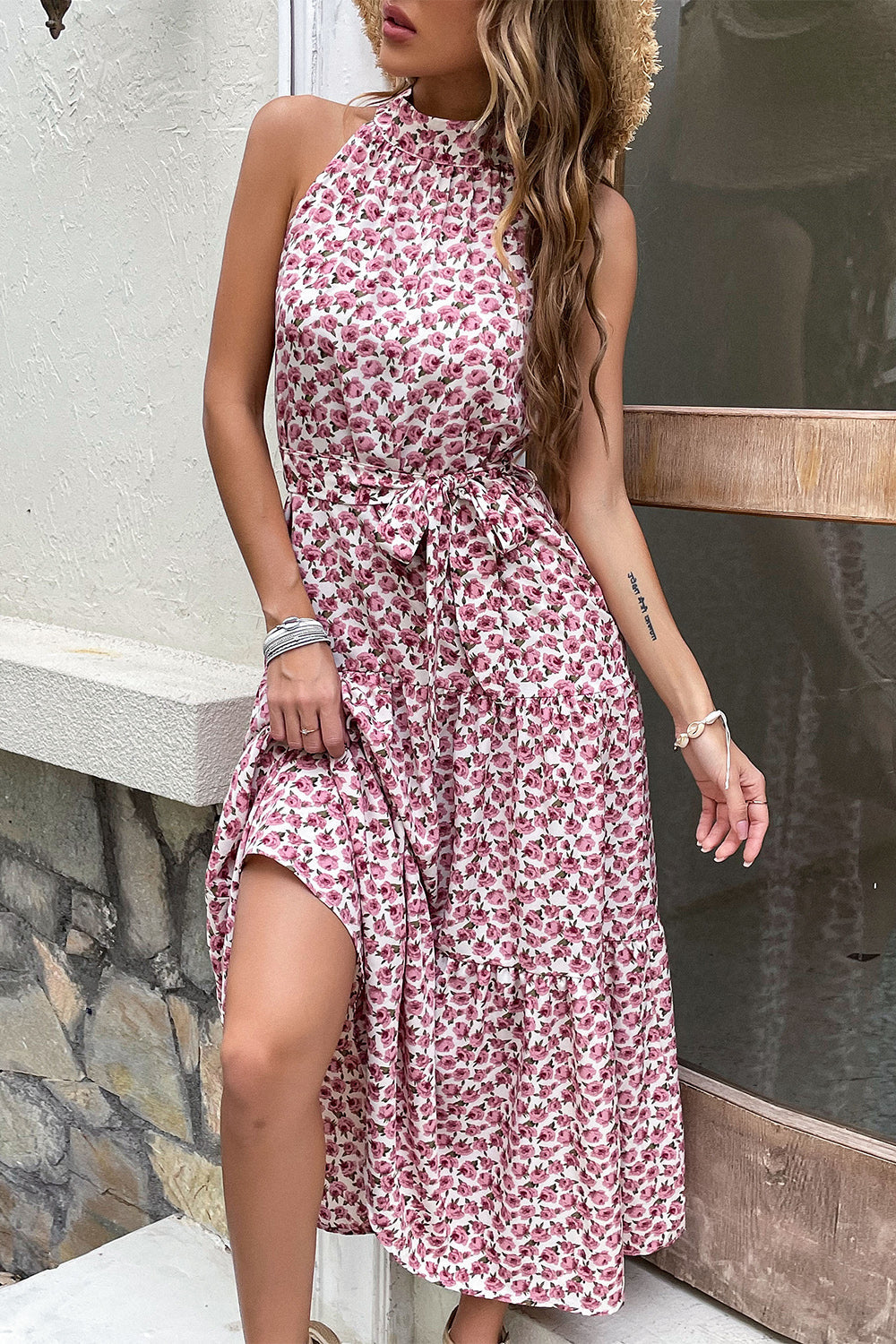 Silm Fit Halter Blomstret Sommerkjole