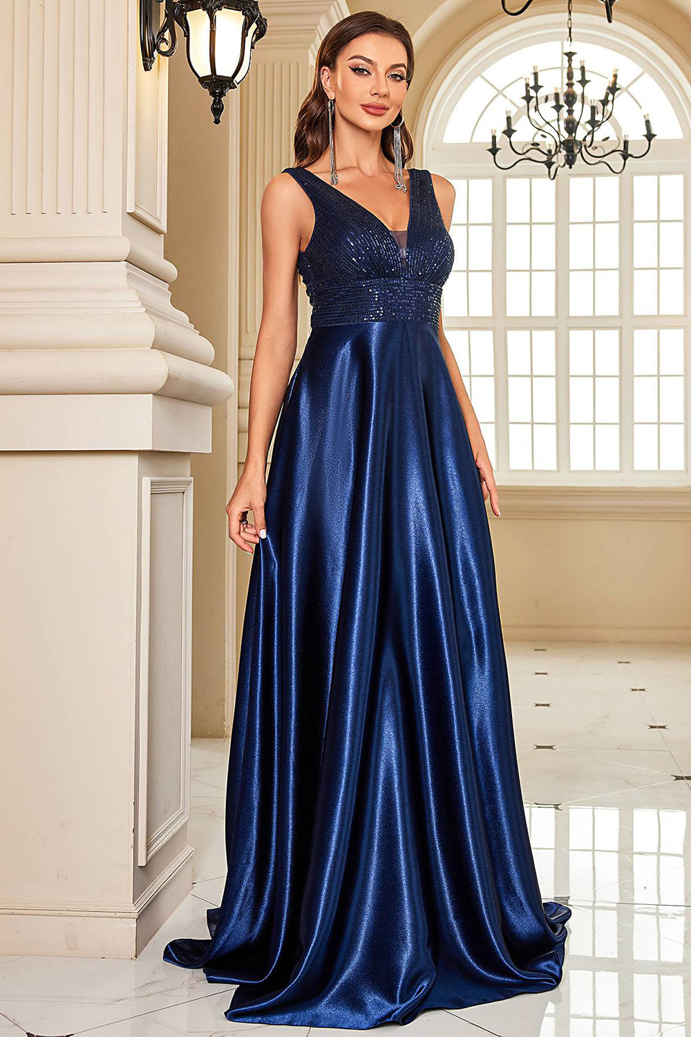 Navy Satin A-Line formel kjole med pailletter