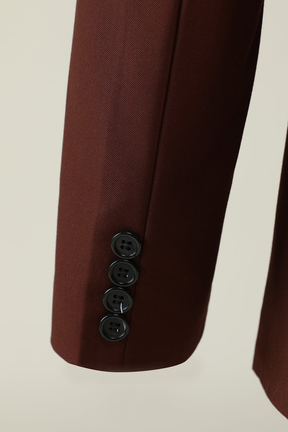 2 stk hakket revers brune herredragter