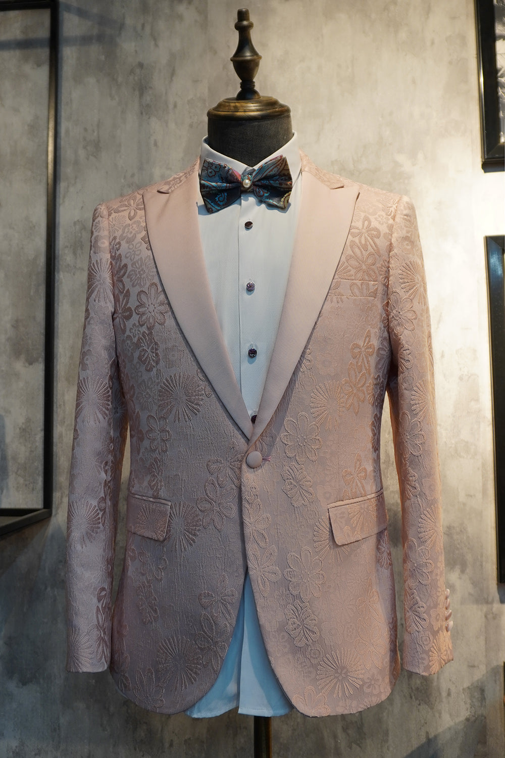 Peak Lapel One Button Mørkeblå Jacquard mænds bryllupsfestdragter