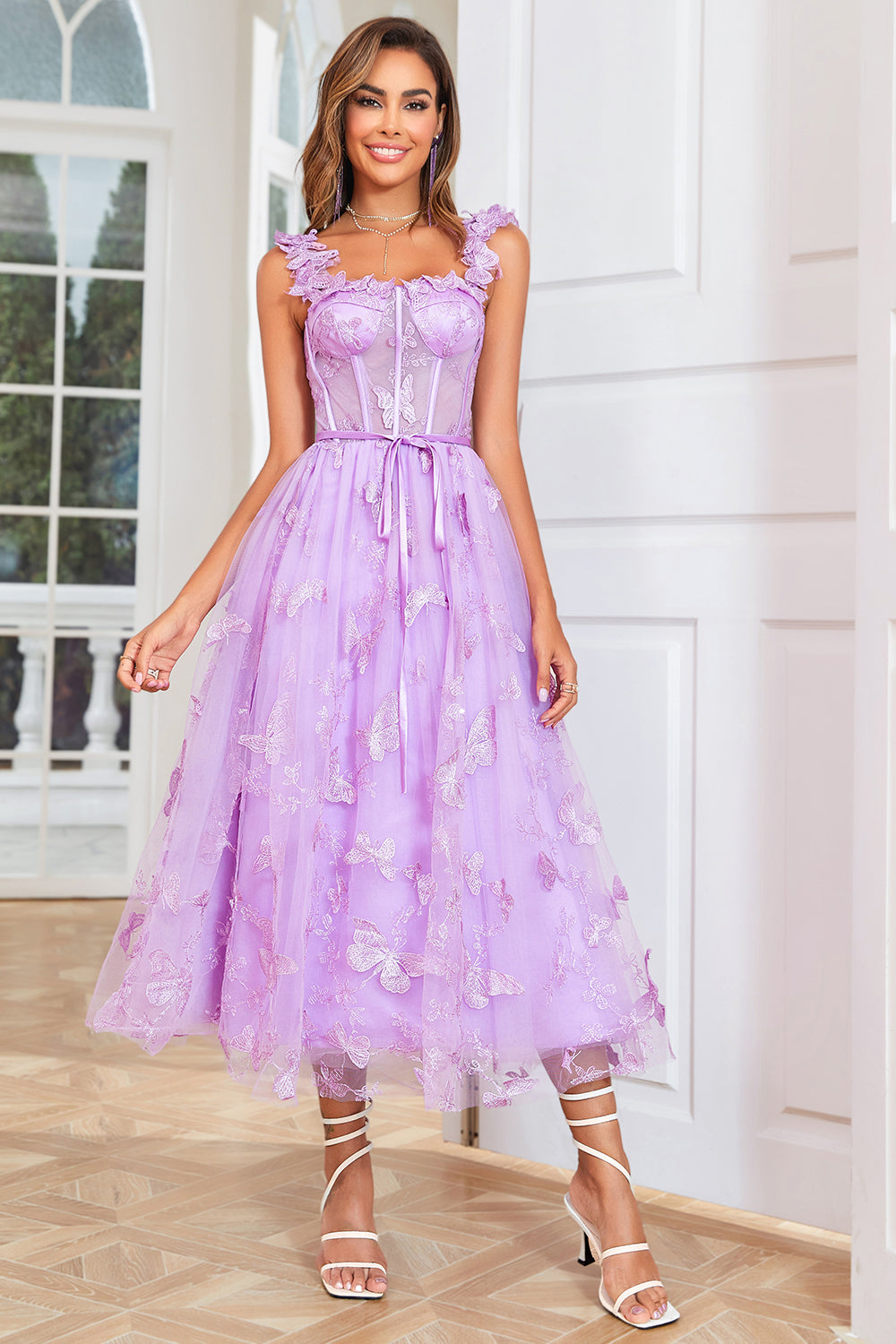 Unik A Line Purple Corset Prom Dress med sommerfugle applikationer