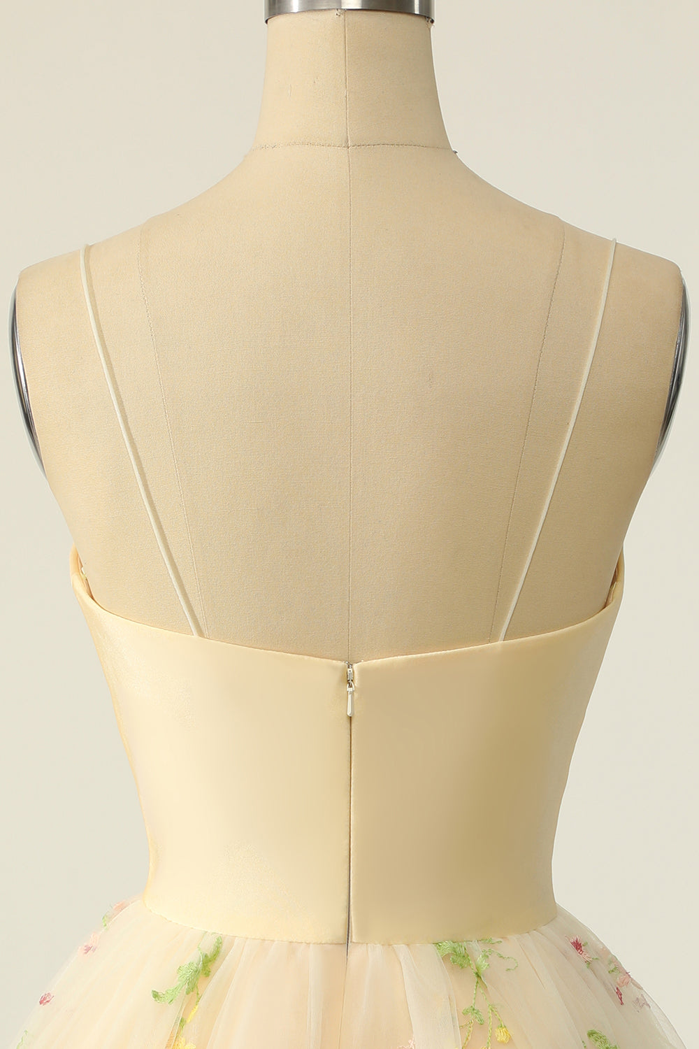 Champagne Tulle A-line Homecoming Kjole med broderi