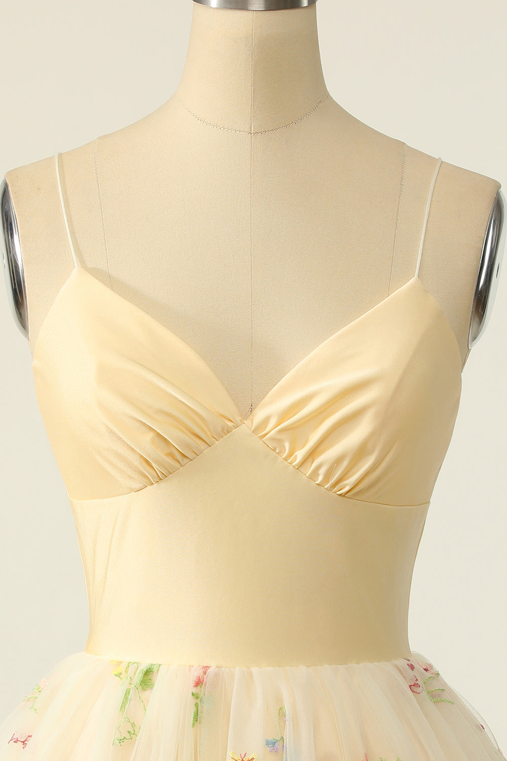 Champagne Tulle A-line Homecoming Kjole med broderi