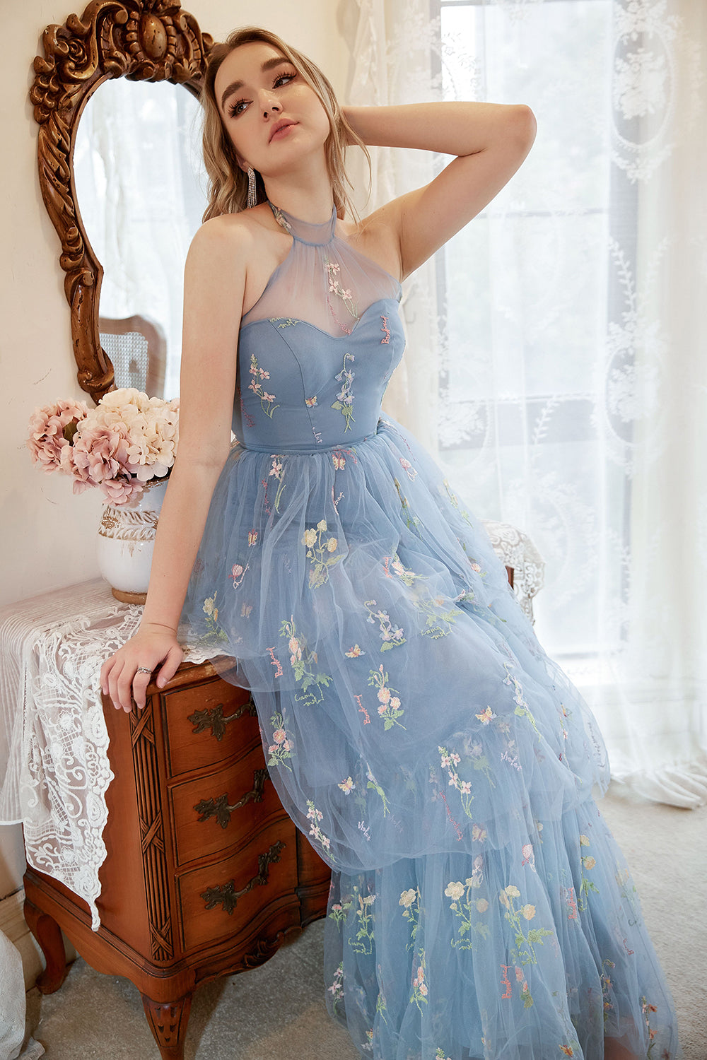 En Line Grime Grey Blue Plus Size Prom Kjole med broderi