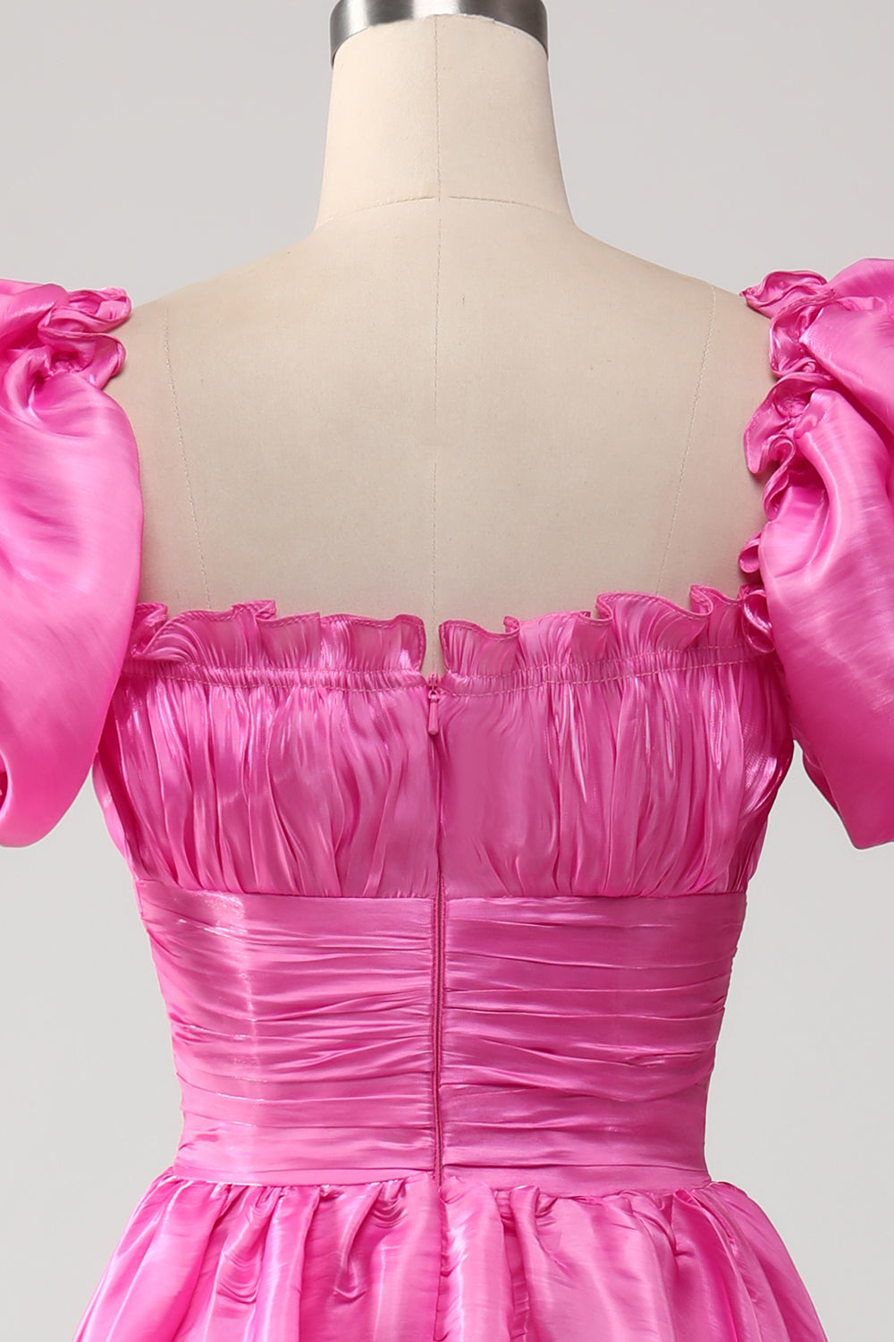 Pufærmer Hot Pink gallakjole med flæser