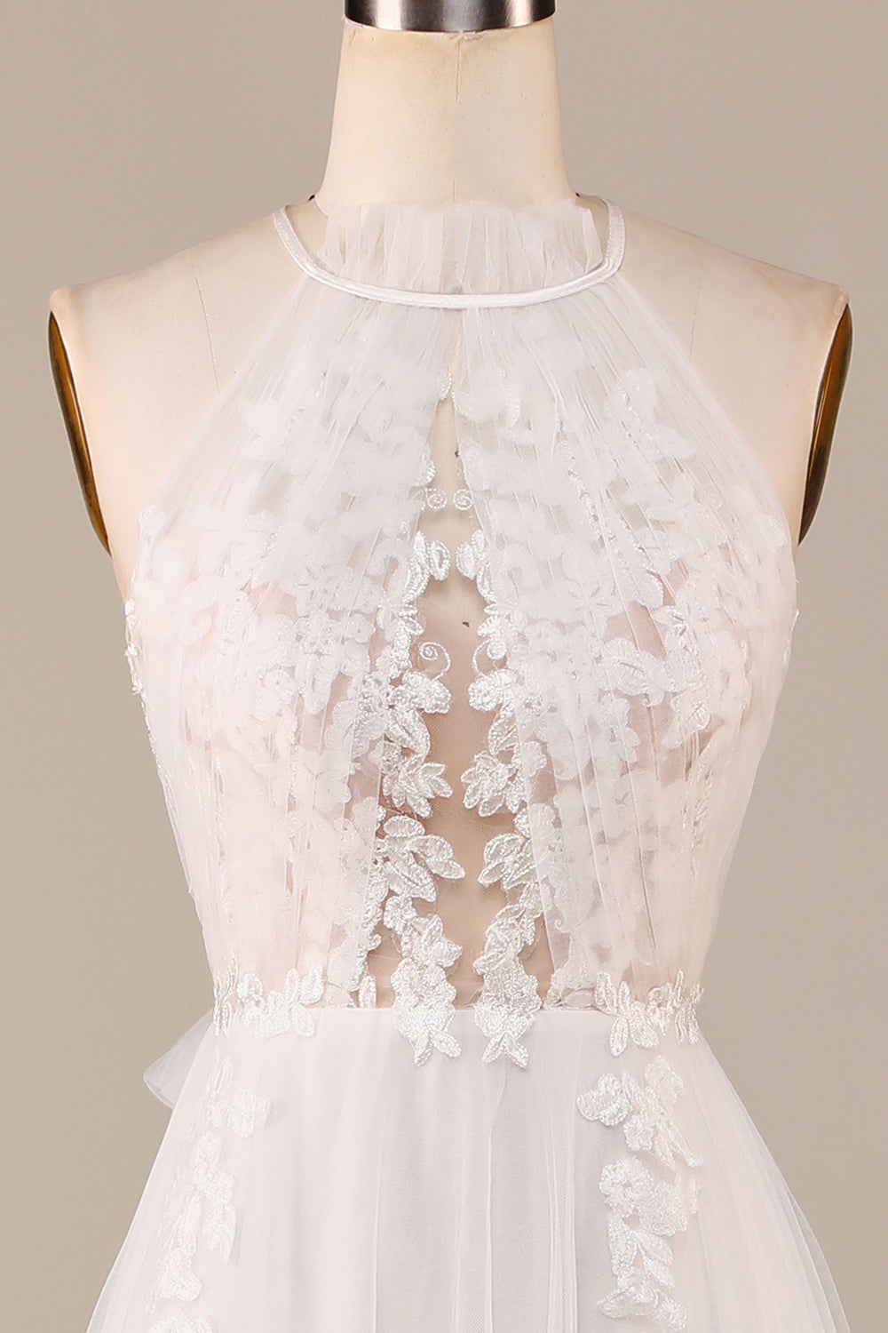 Charmerende A Line Halter Neck Elfenben Åben ryg Tulle Sweep Train Brudekjole med blonder