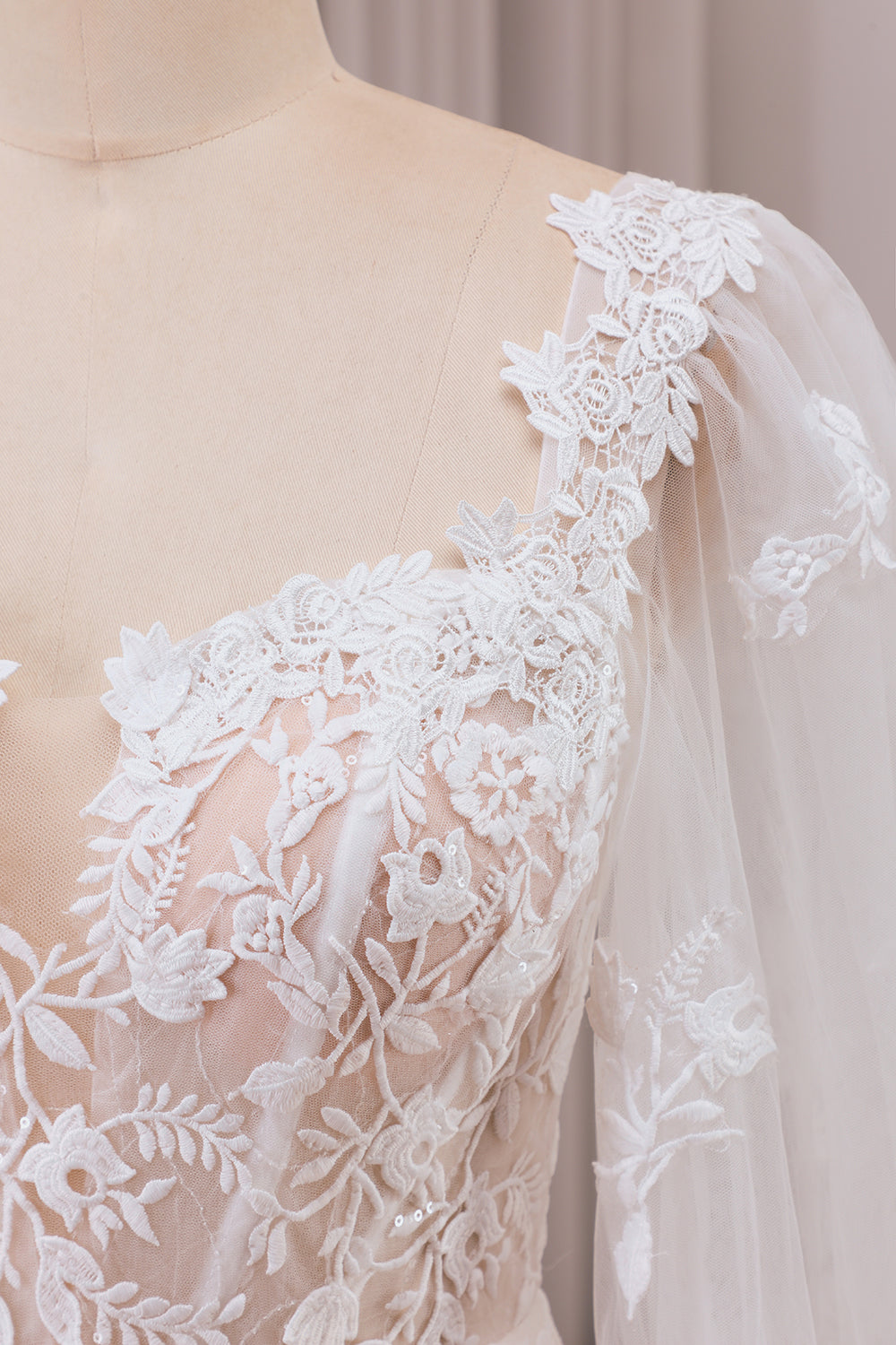 Elfenben blonder kæreste hals lange ærmer Havfrue brudekjole med feje tog