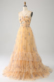 Gul A-line halter plisseret tyl tiered gallakjole med broderi