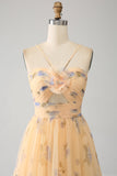 Gul A-line halter plisseret tyl tiered gallakjole med broderi