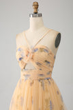 Gul A-line halter plisseret tyl tiered gallakjole med broderi