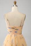 Gul A-line halter plisseret tyl tiered gallakjole med broderi