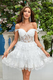 Princess A Line White Corset Tiered Short Homecoming Dress med blonder