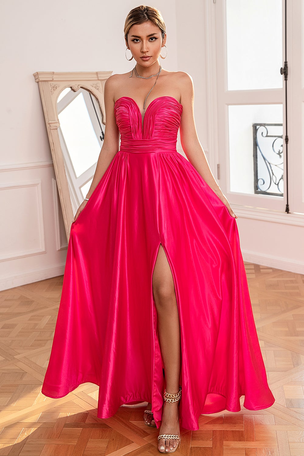 Fuchsia stropløs Prom kjole med slids