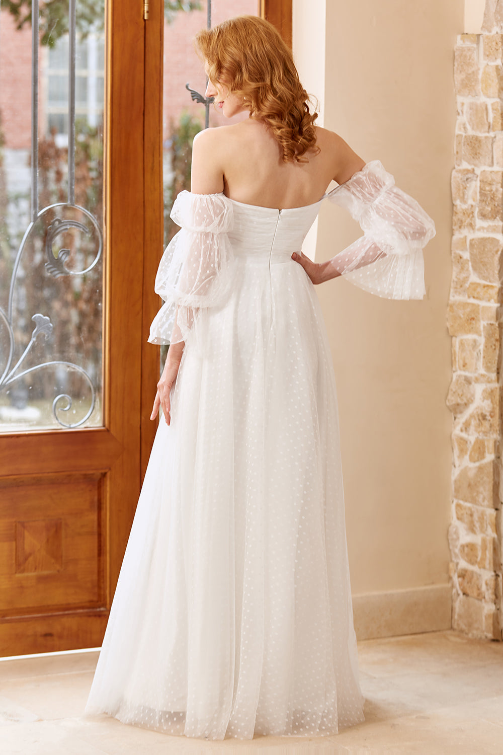A Line Off the Shoulder Hvid brudekjole med lange ærmer