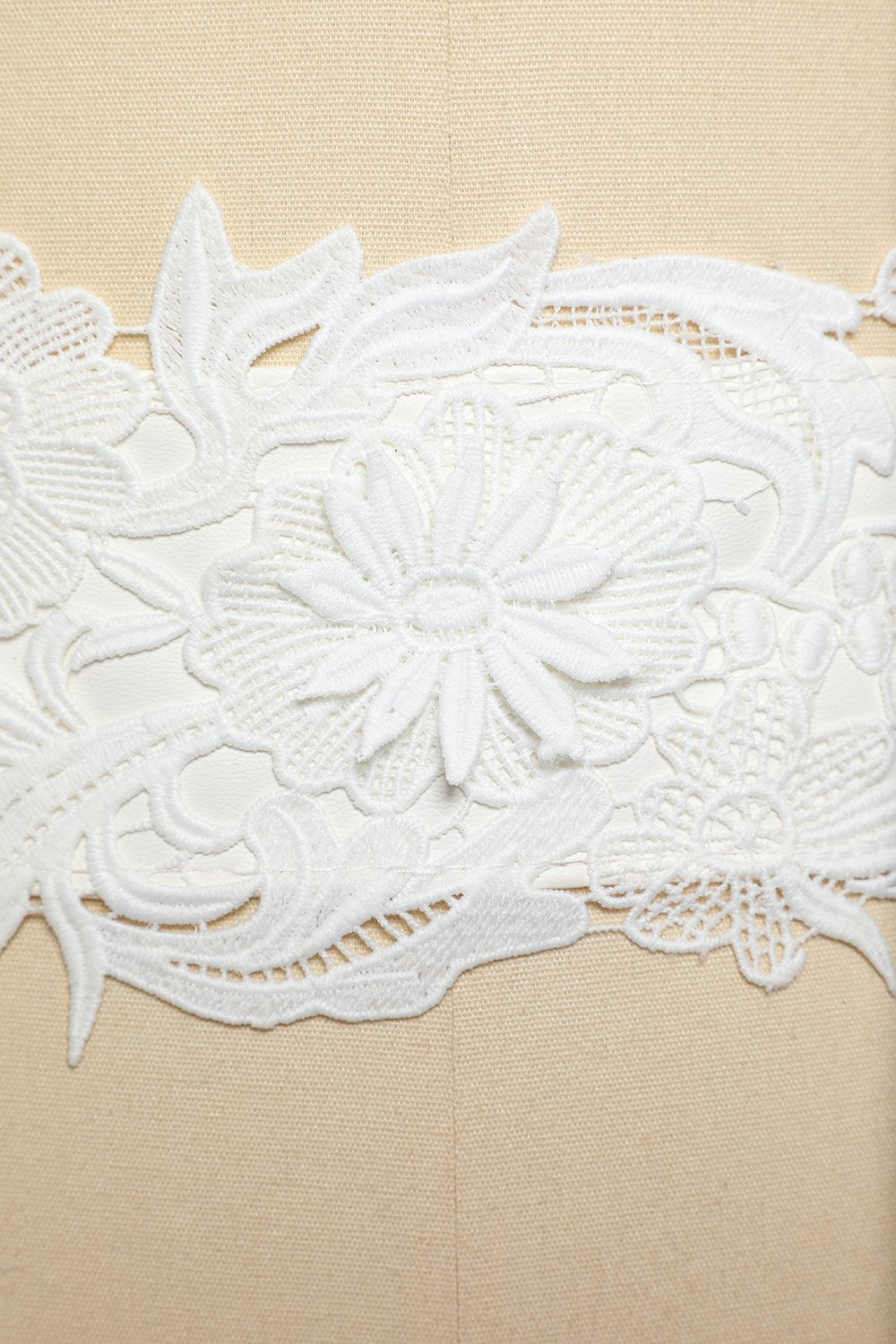 Elegant bælte med applikationer