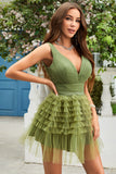 A Line Deep V Neck Green Kort Homecoming Kjole med flæser